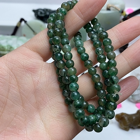 独山玉颈饰未镶嵌