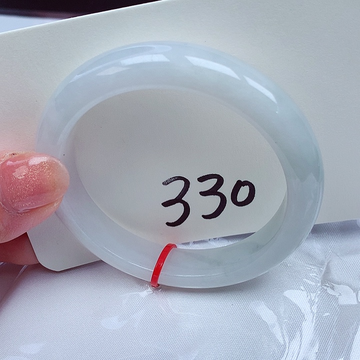 翡翠手镯未镶嵌翡翠