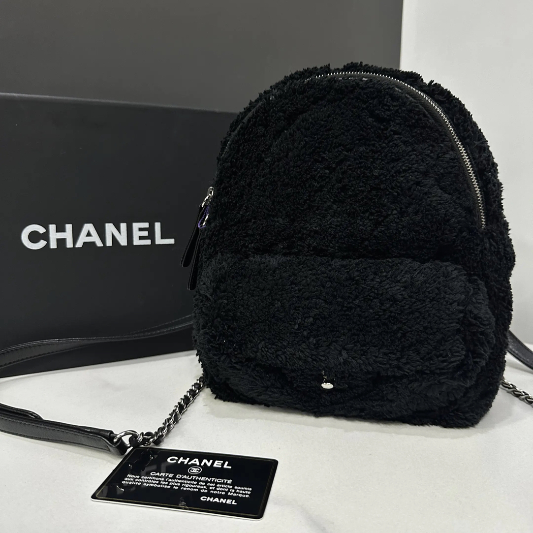 95新 Chanel/香奈儿 黑银mini毛毛双肩包27开卡19cm/JJ5082204