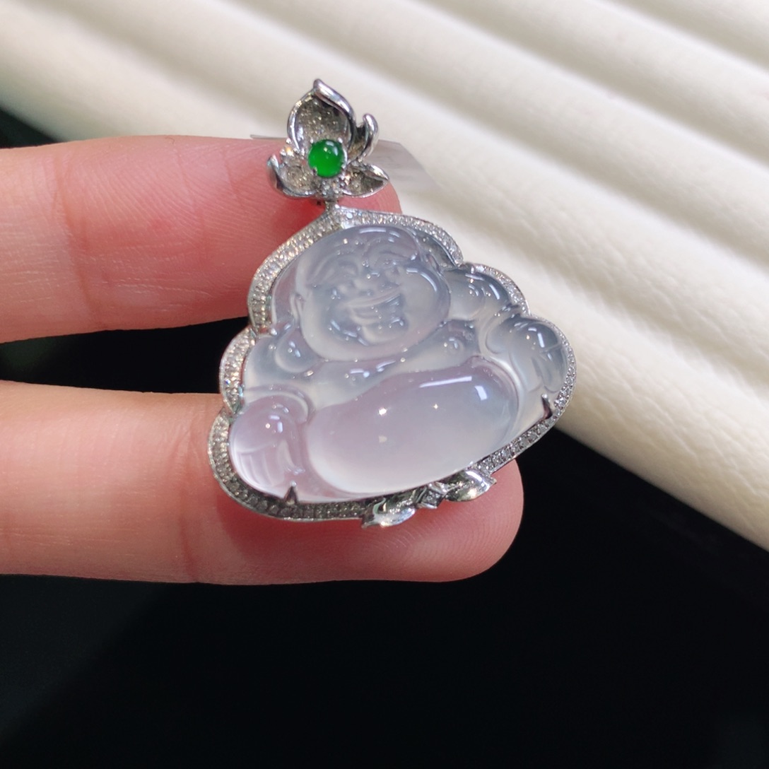 翡翠颈饰18K金镶嵌佛