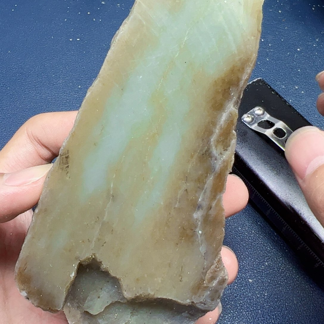 和田玉未镶嵌珠宝半成品