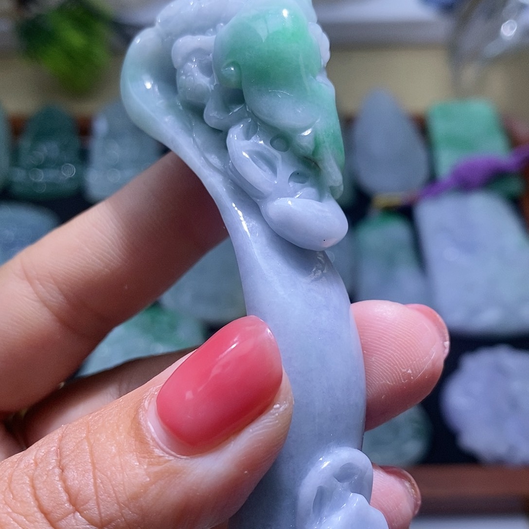 【闪购商品】翡翠未镶嵌颈饰龙勾