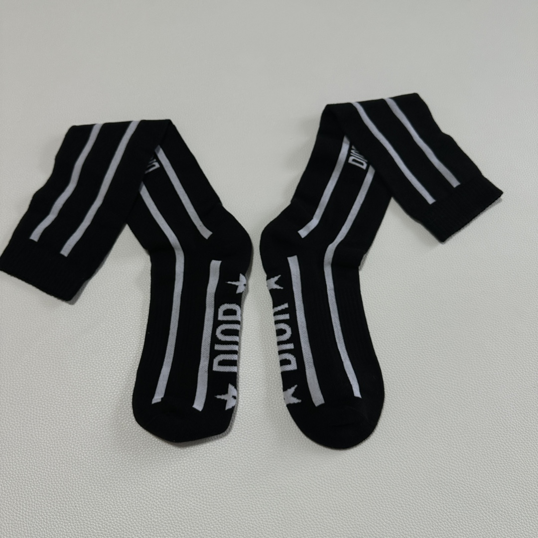 全新未使用 DIOR/迪奥 DIOR迪奥女士黑色字母长筒袜129400