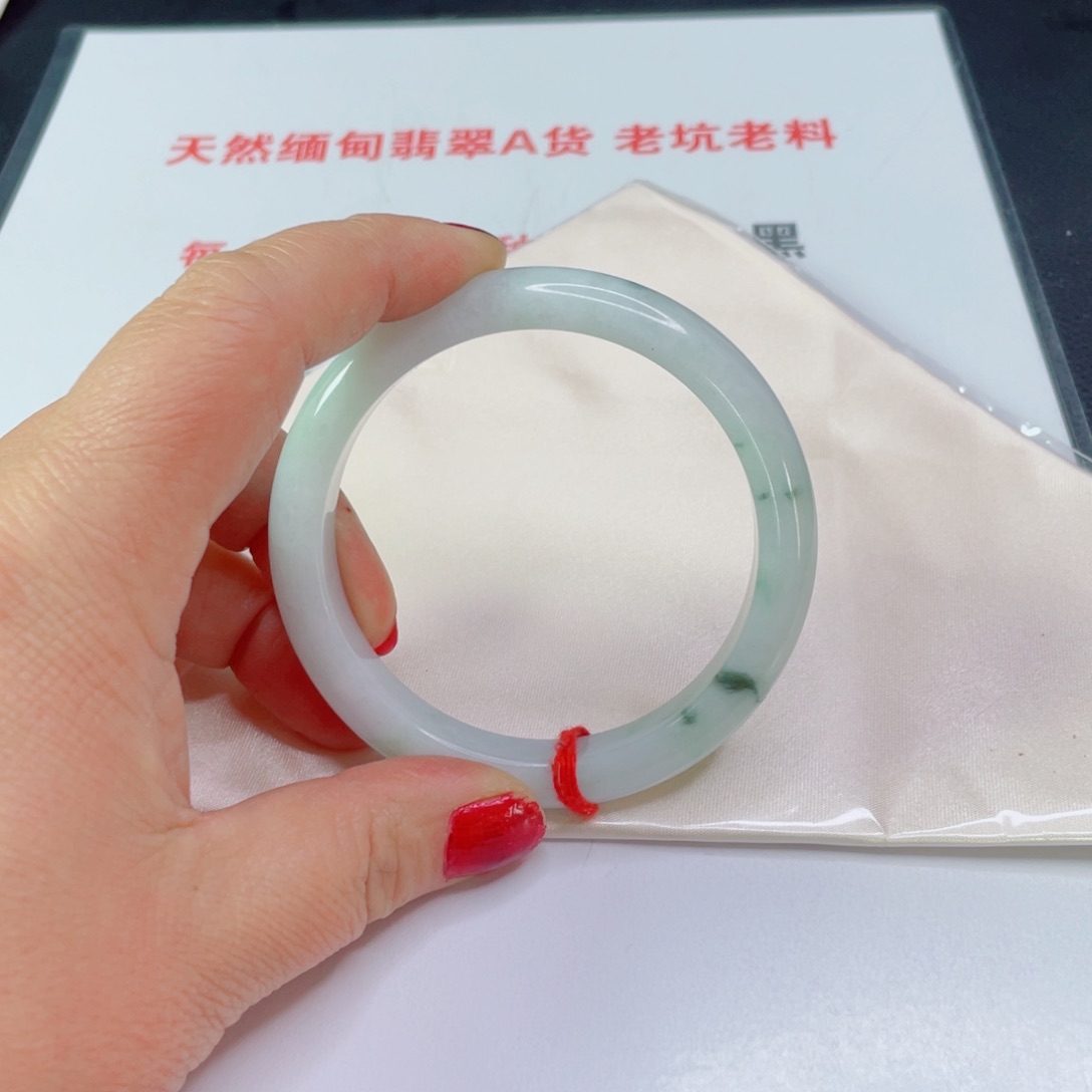 翡翠手镯未镶嵌纱*姐