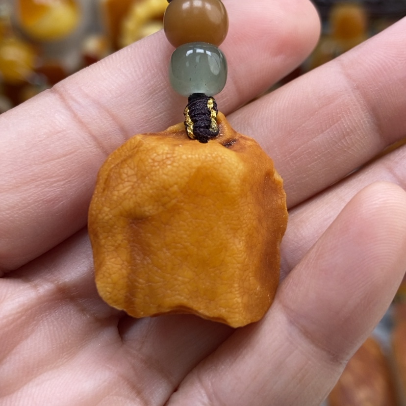 【闪购商品】琥珀颈饰未镶嵌