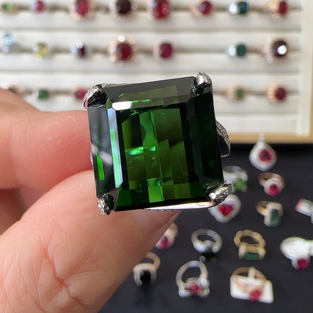 碧玺戒指18K金镶嵌20.7ct