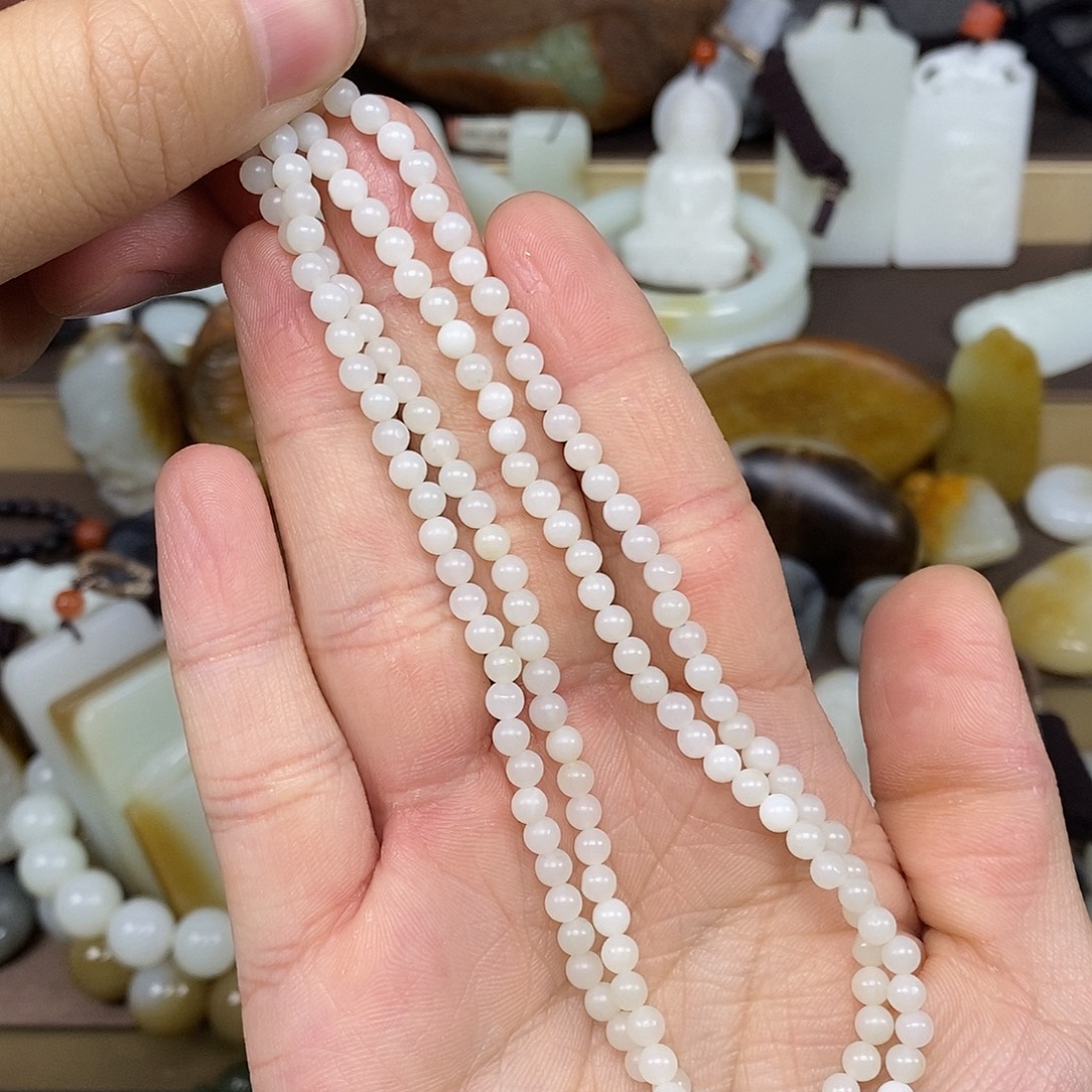 菲***谦和田玉未镶嵌手链