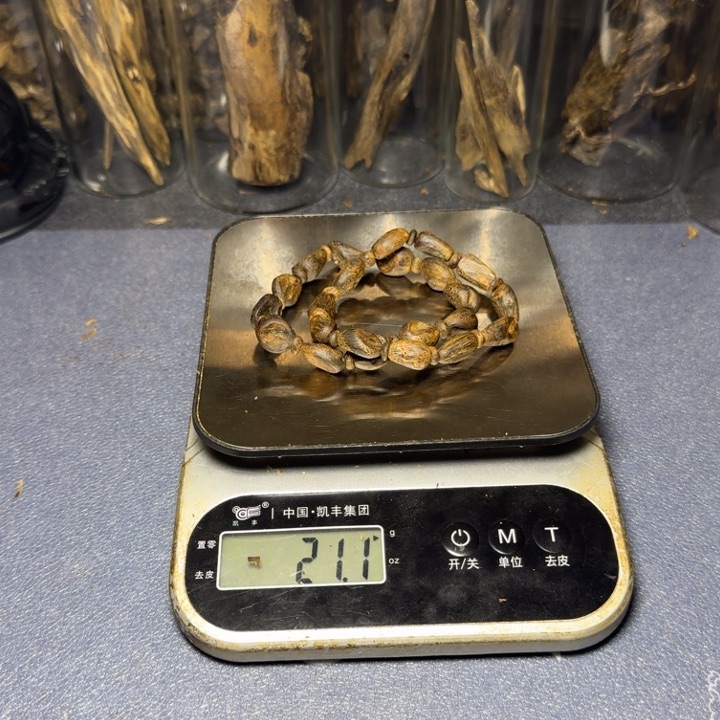 树脂制品生****术海南白棋沉水树丁串21克