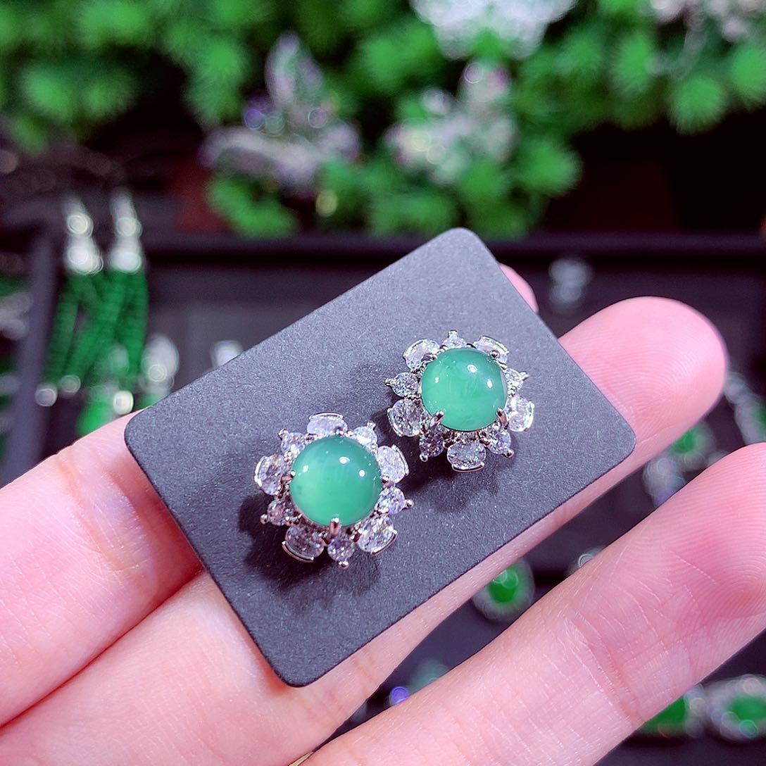 颈饰未镶嵌翡翠天然