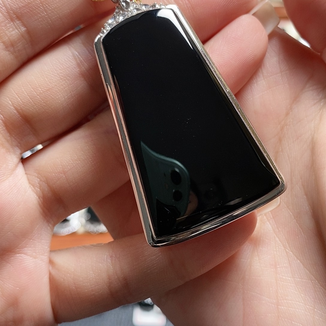 翡翠颈饰18K金镶嵌我***海1。 