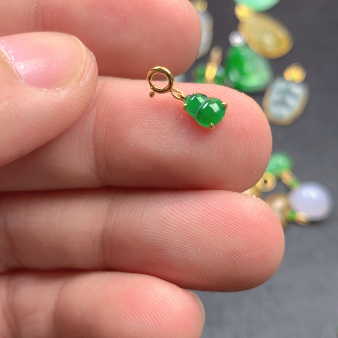 【闪购商品】颈饰18K金镶嵌翡翠翡翠