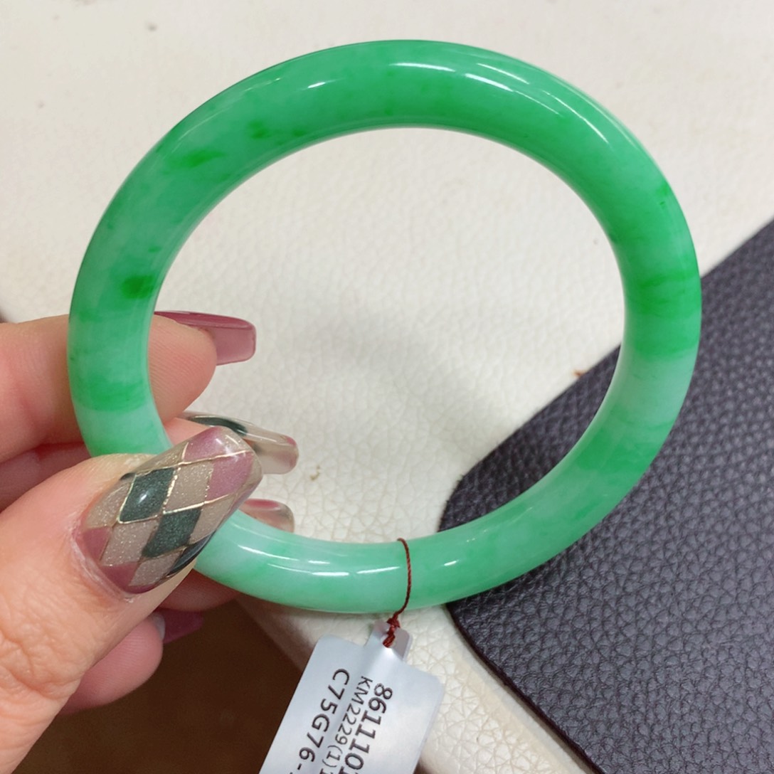 未镶嵌手镯翡翠缅甸