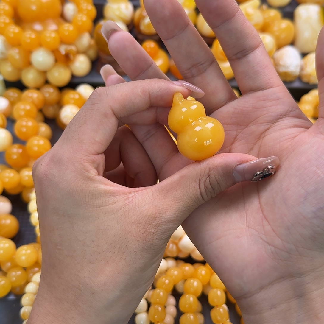 蜜蜡未镶嵌珠宝奇石11.4g