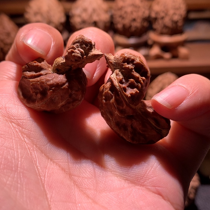 不***明文玩核桃吊坠楸玥核101