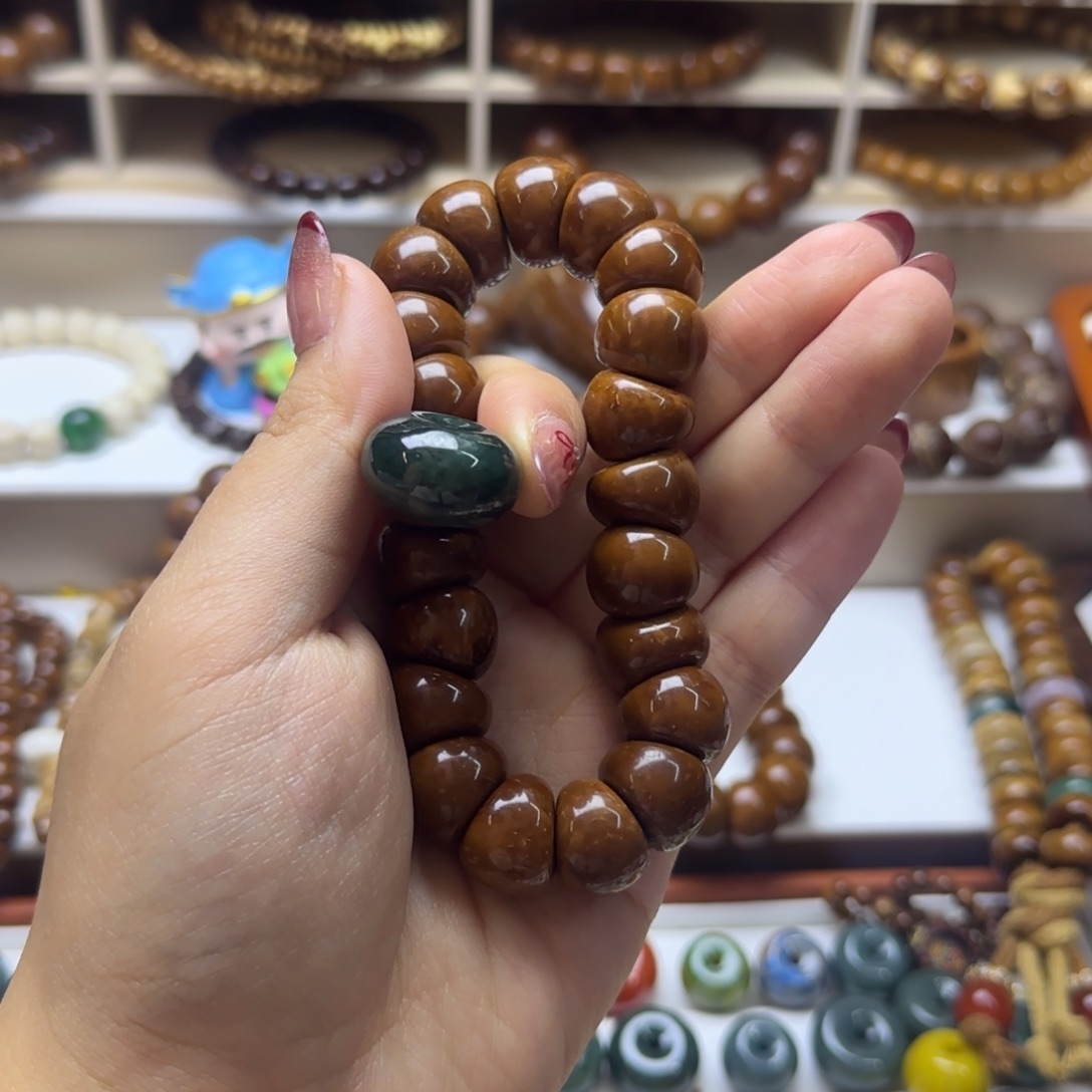 Z***、吊坠库克15.5左右库克大肠➕墩子一个