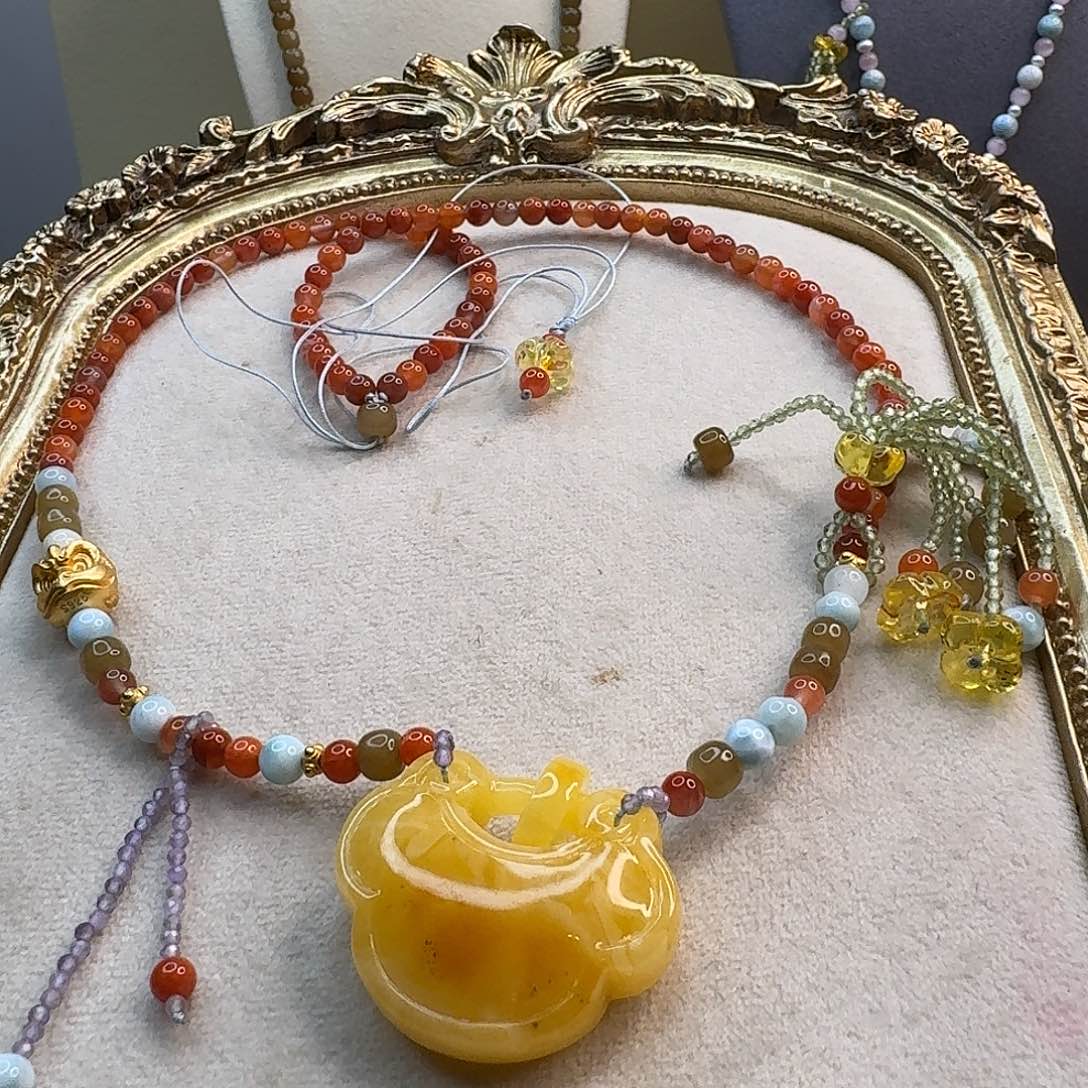 琥珀颈饰未镶嵌琥珀颈饰