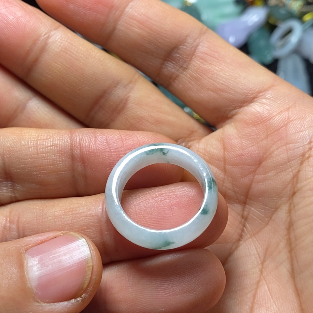 翡翠未镶嵌颈饰天然缅甸翡翠A货飘花戒圈微瑕