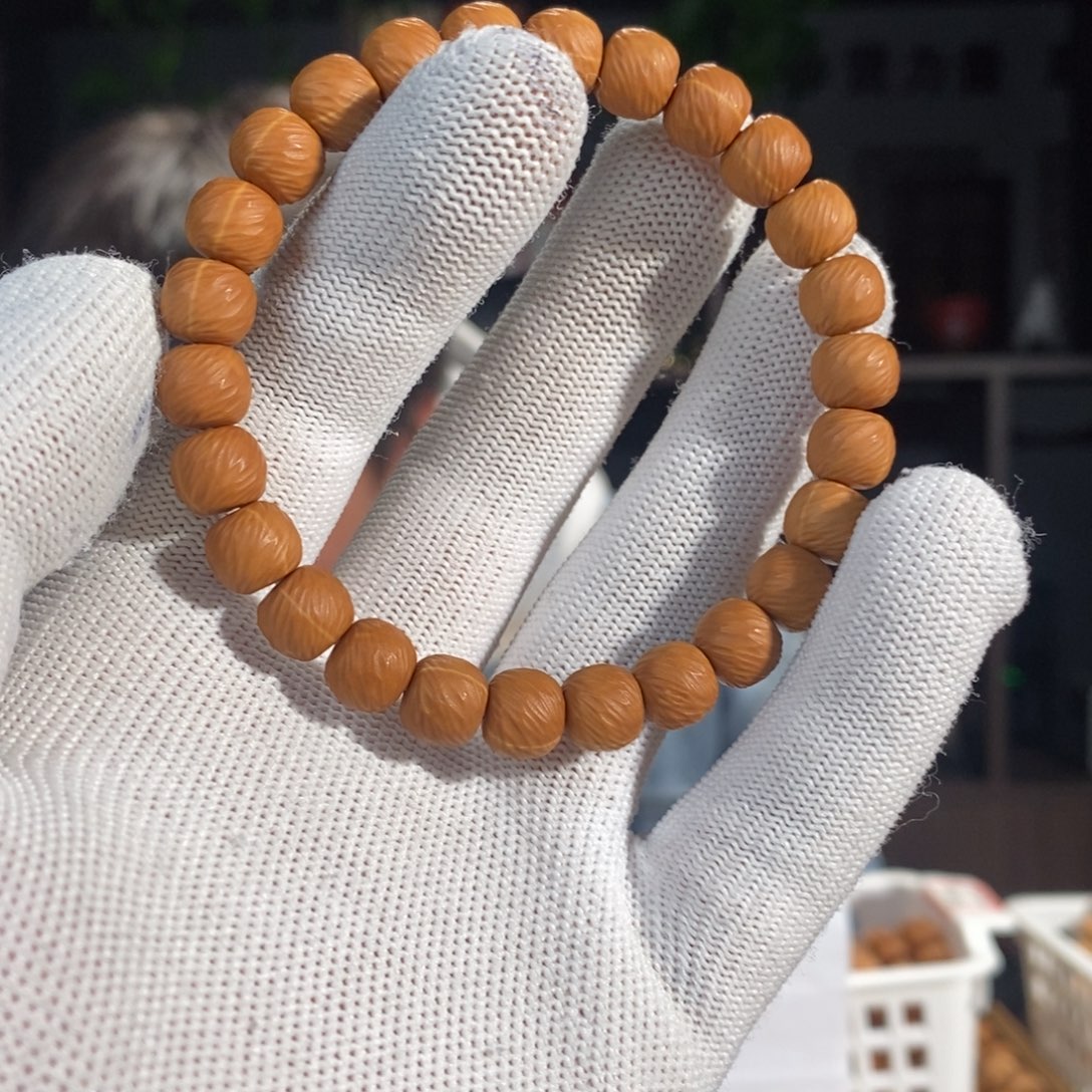 男***一手串猴头核桃9小云锦两条