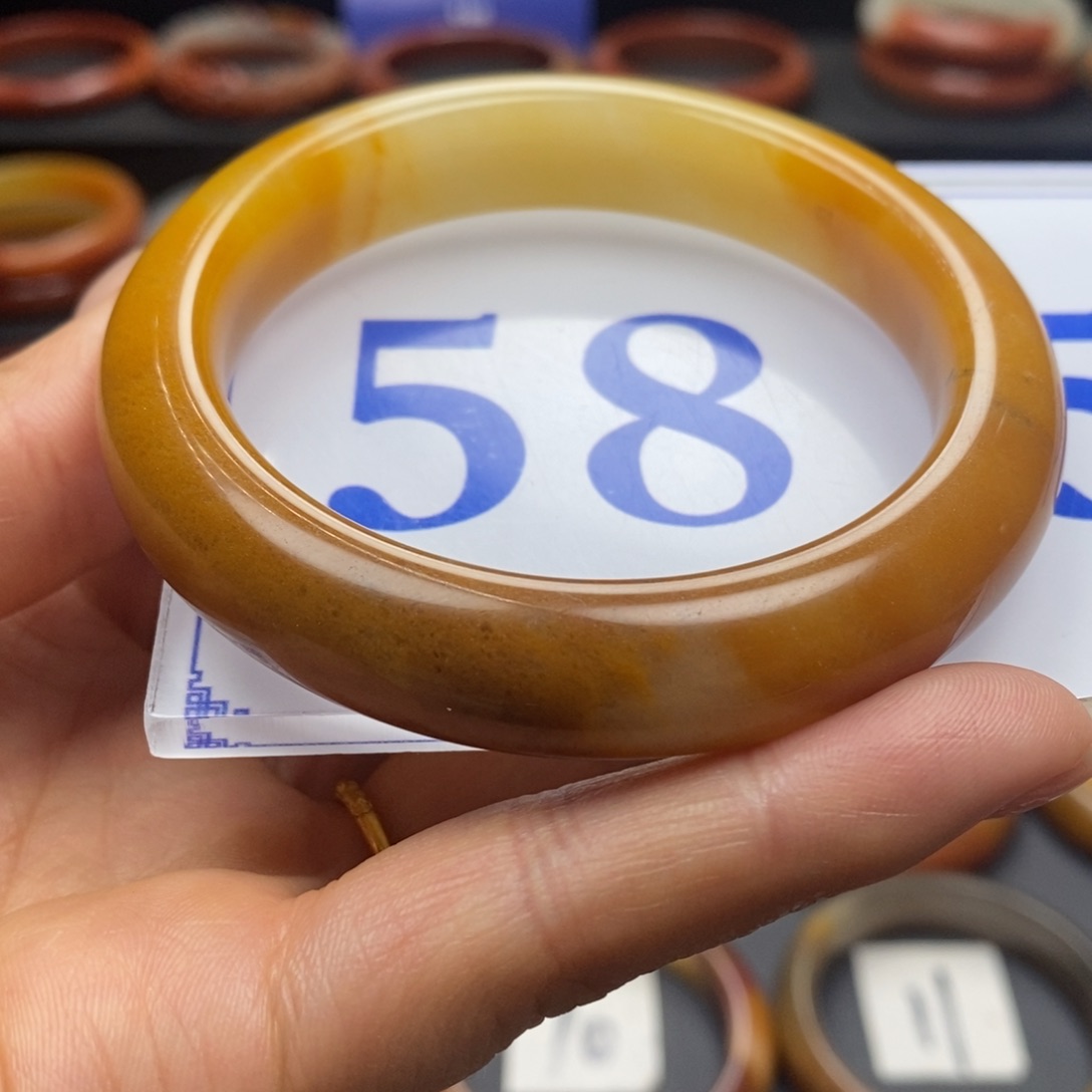 石英质玉（黄龙玉）手镯未镶嵌