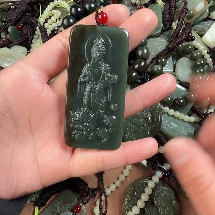 和田玉颈饰未镶嵌