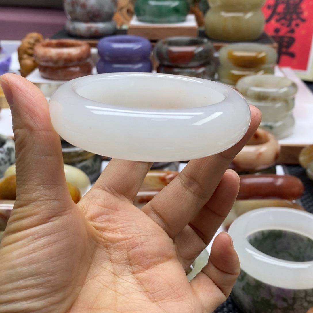 水***蓝石英岩玉手镯未镶嵌