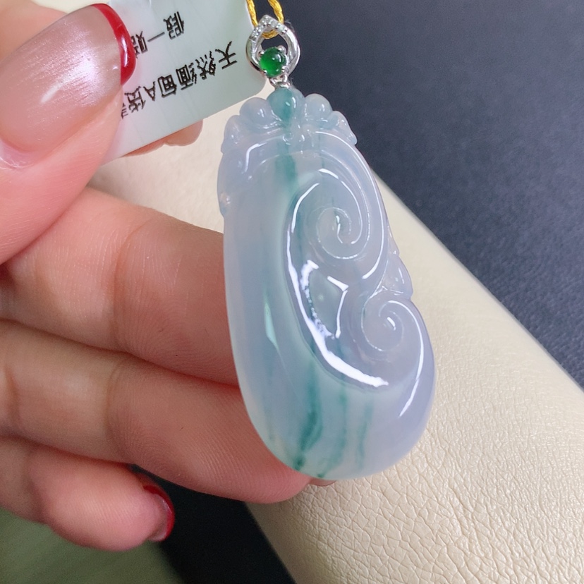 【闪购商品】翡翠颈饰18K金镶嵌如意