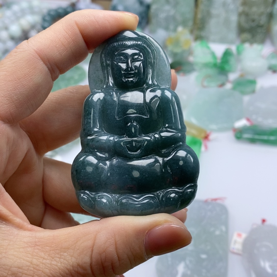 颈饰未镶嵌翡翠观音 