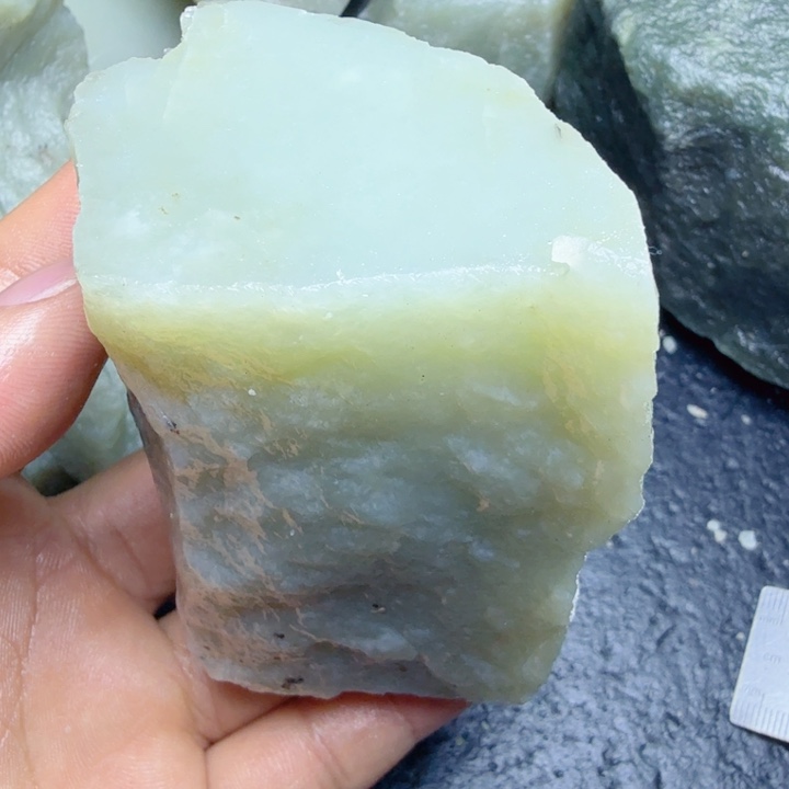 和田玉（糖玉）未镶嵌珠宝奇石