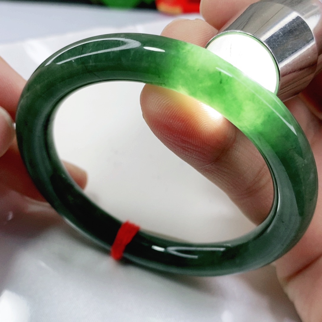 翡翠手镯未镶嵌54.6圈口圆条