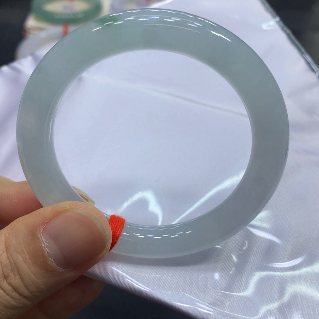 翡翠手镯（圆镯）未镶嵌翡翠手镯