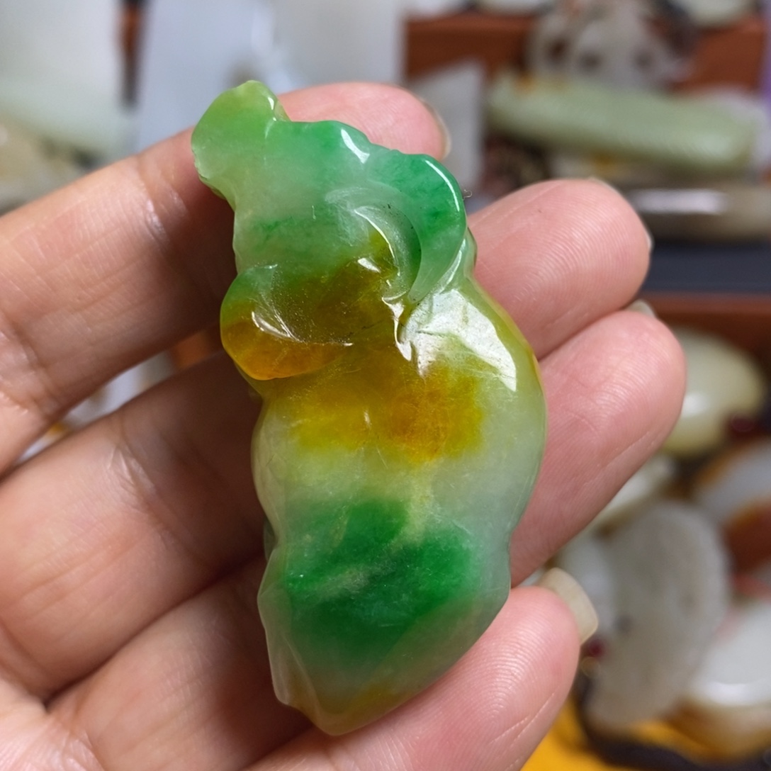 颈饰未镶嵌和田玉（糖玉）