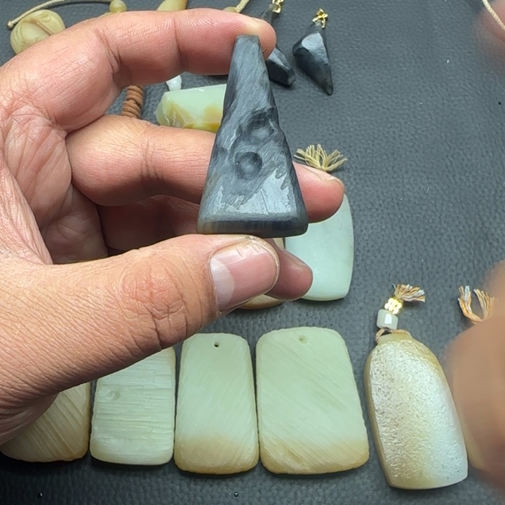 和田玉（糖玉）未镶嵌挂件