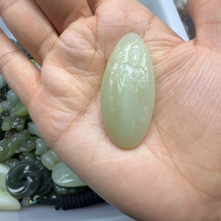 和田玉未镶嵌珠宝奇石