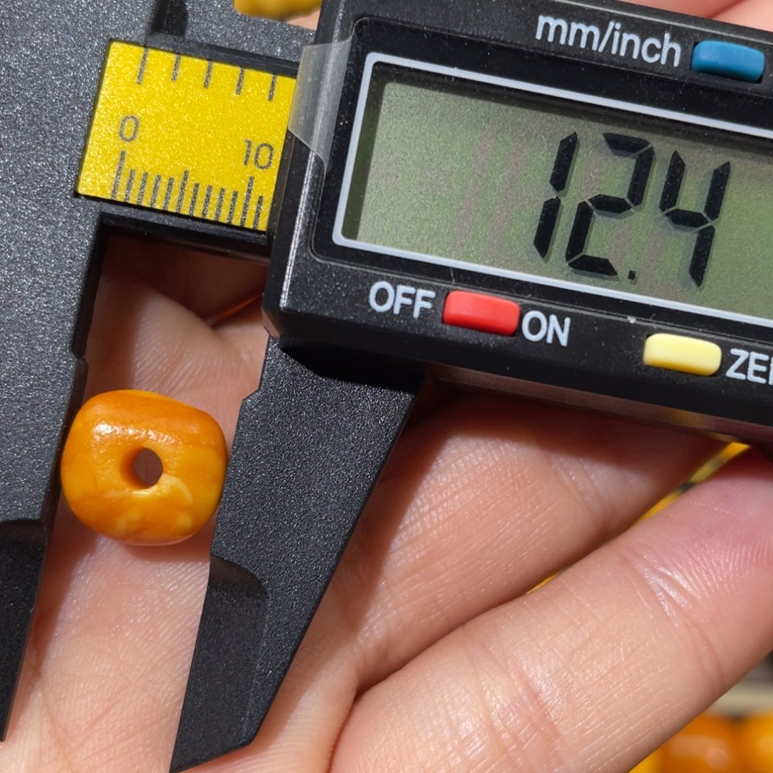 蜜蜡未镶嵌裸石饼子