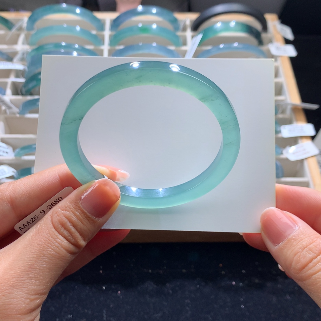 翡翠未镶嵌手镯冰晴