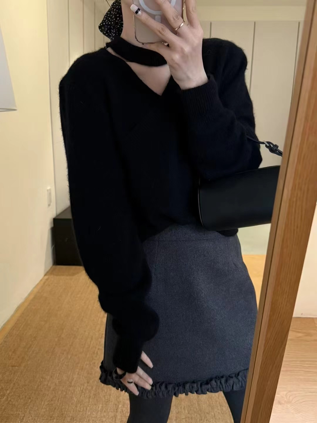 【俪宝】小心机毛衣年货不规则挂脖镂空露锁骨百搭毛衣针织衫纯色