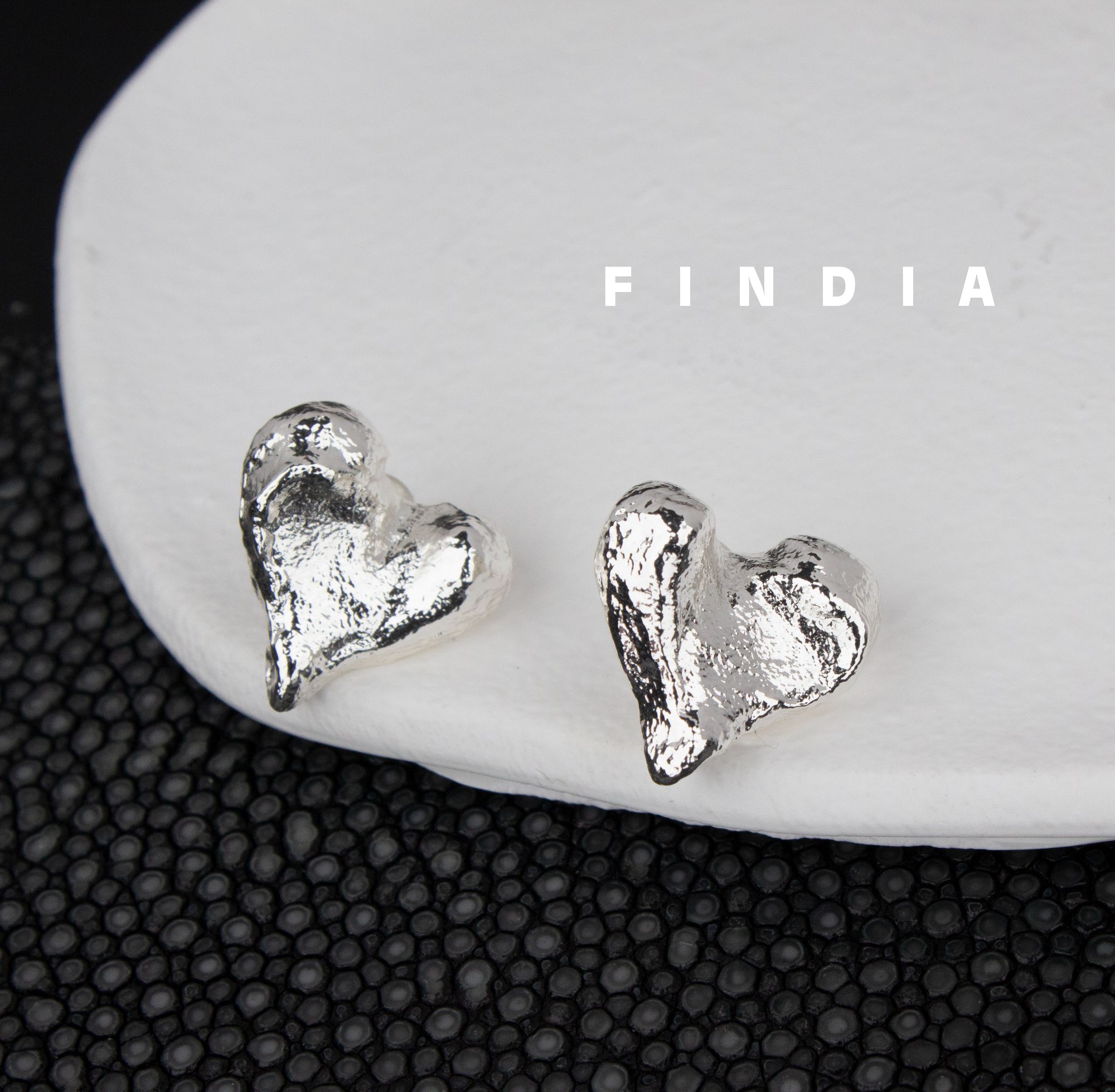 黄铜耳饰 FINDIA 心尖尖 熔岩重工纹理甜酷爱心耳钉耳饰银针轻奢