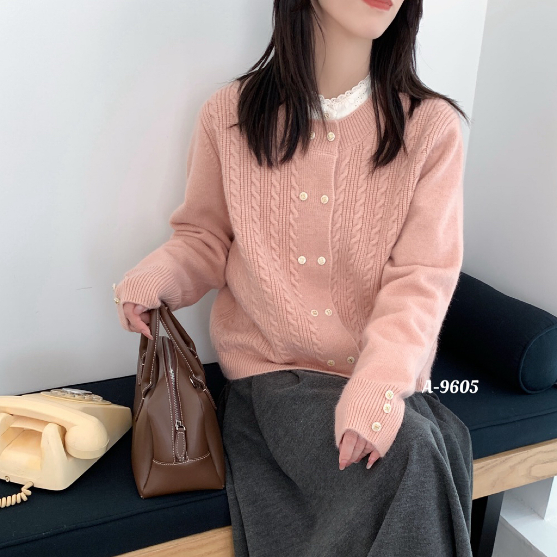 9605 冬季新款小香风双排口针织开衫