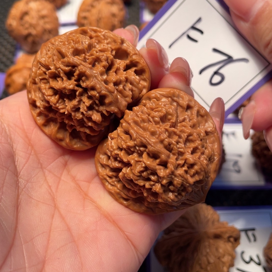 淡***舞文玩核桃把件76号满天星43