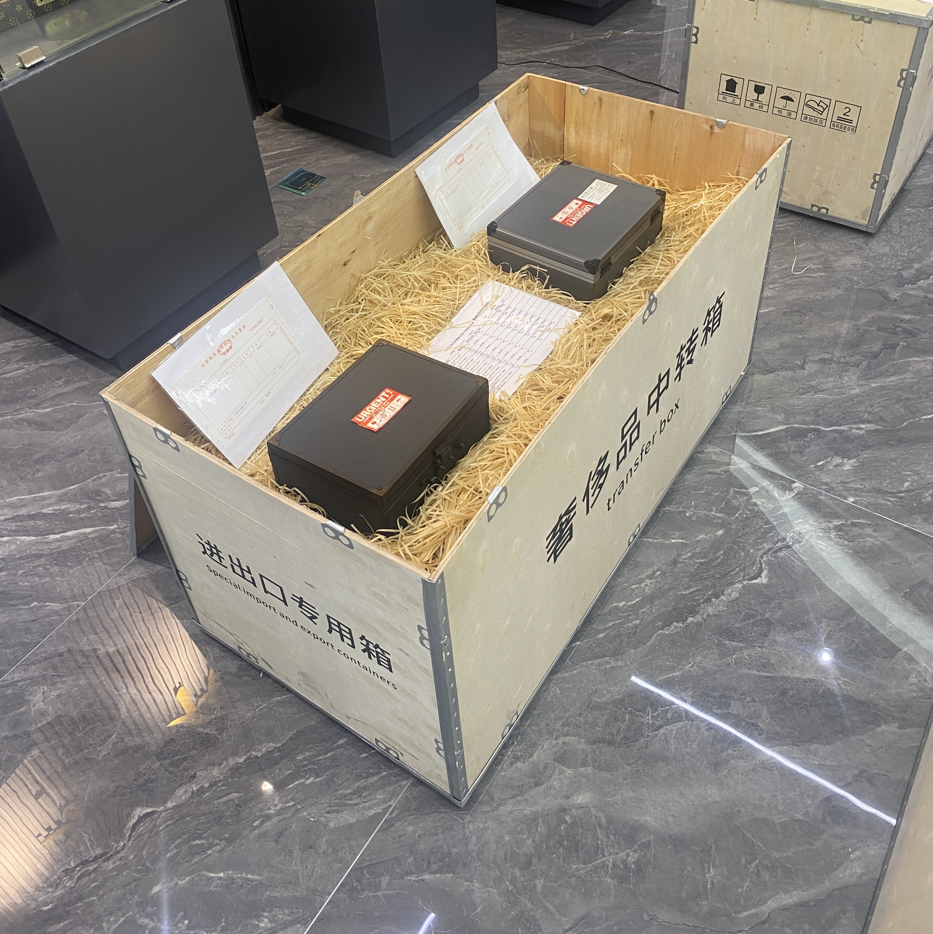 XHe百.达全新未使用恭喜开业线上男表蓝F