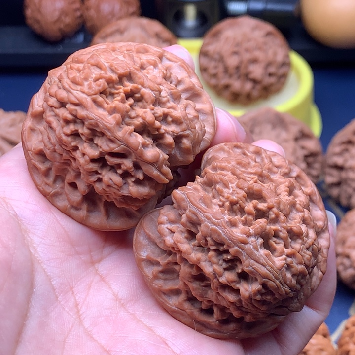 S***4把件文玩核桃44红皮满天星全品