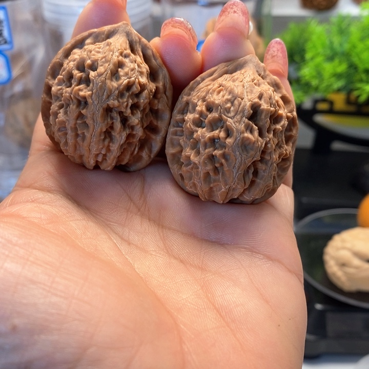 文玩核桃把件水龙纹