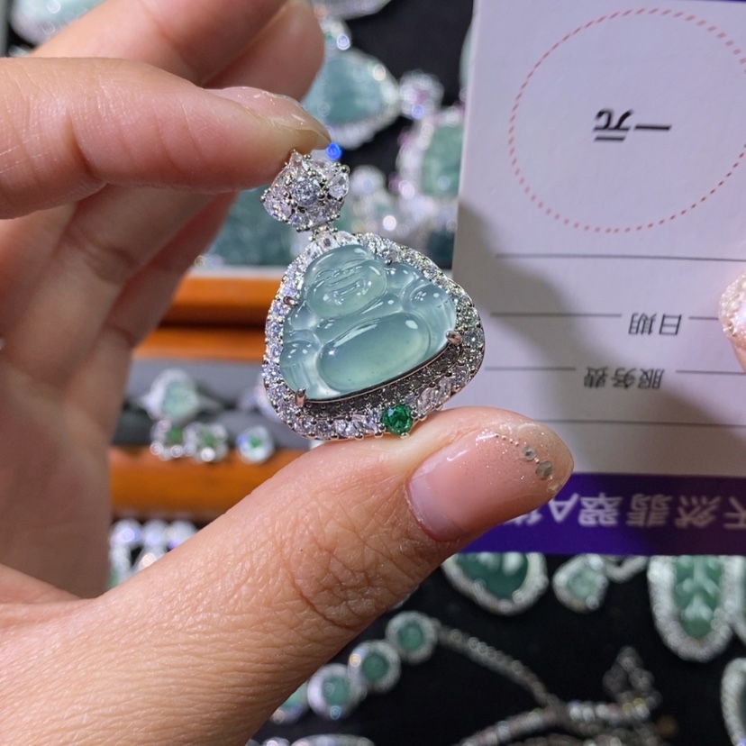 【闪购商品】翡翠颈饰未镶嵌天然