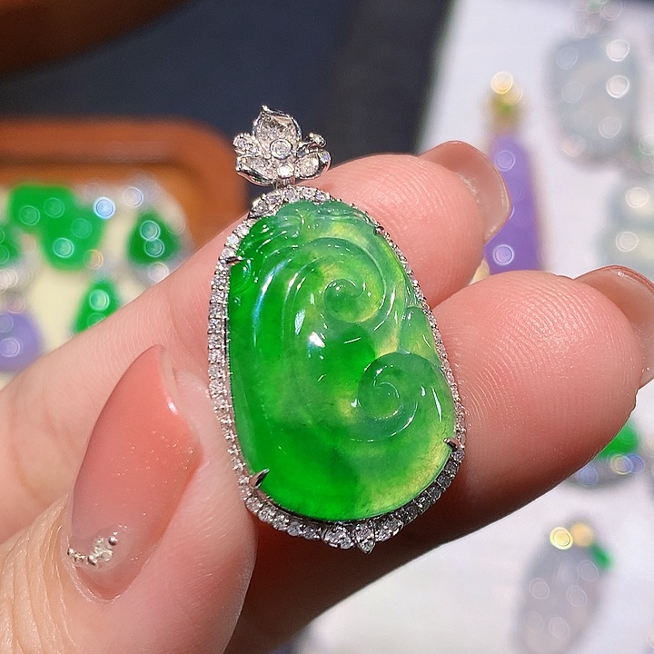 吊坠(不含链)18K金镶嵌翡翠