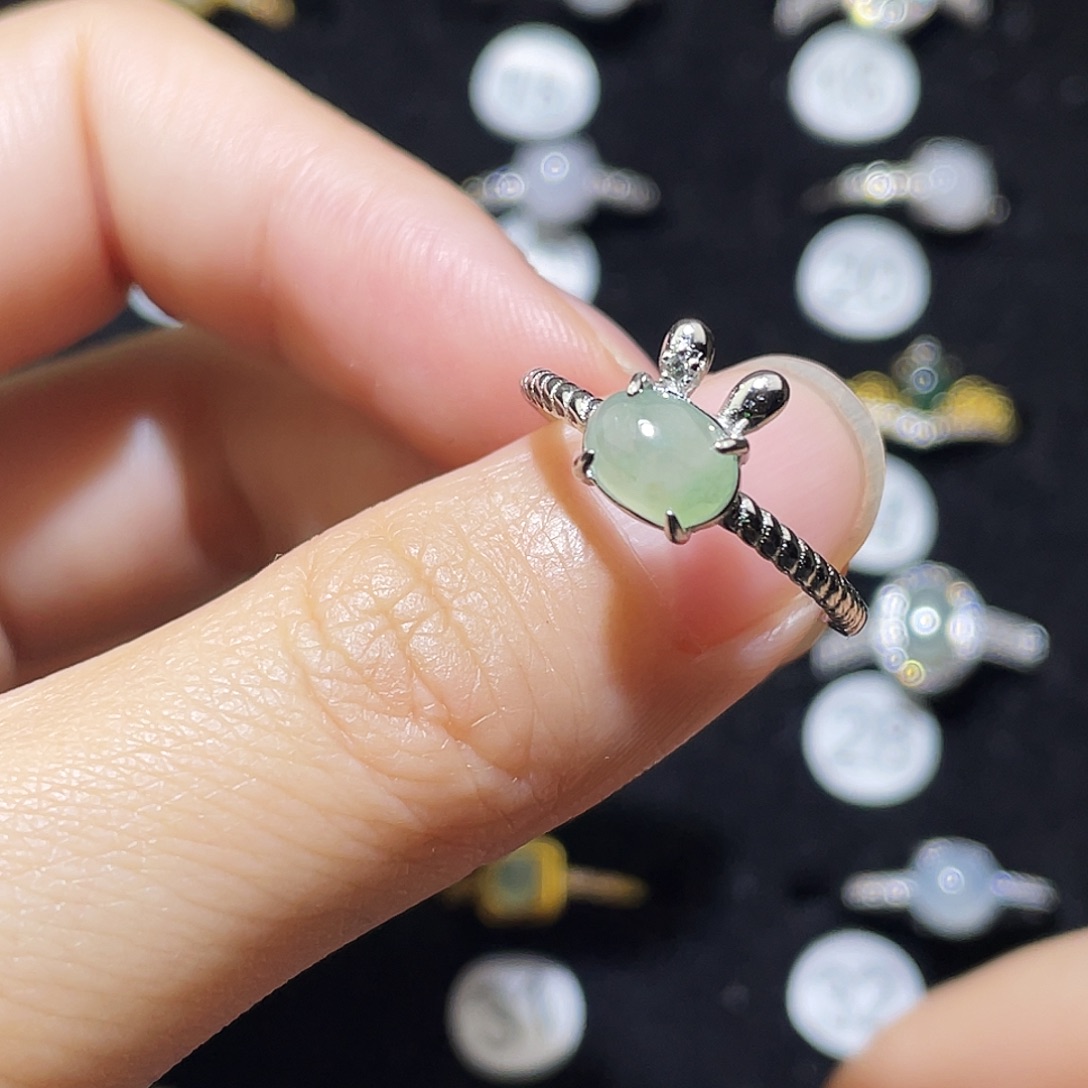 翡翠未镶嵌戒指戒指