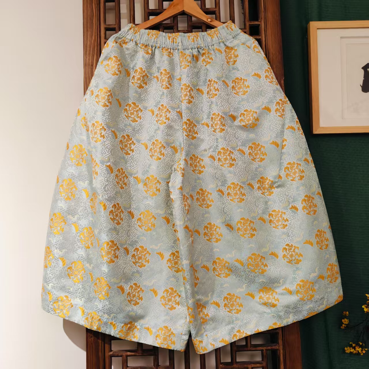 凤徕兮私人定制银白底黄色暗纹花全松紧花苞裤（SK5309）单