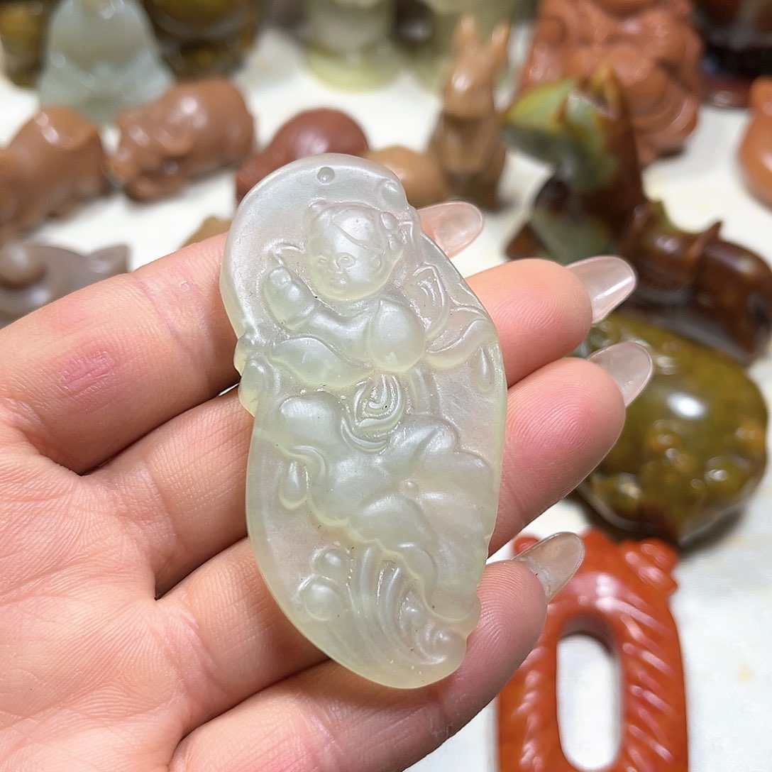 白玉菩提吊坠白玉菩提吊坠
