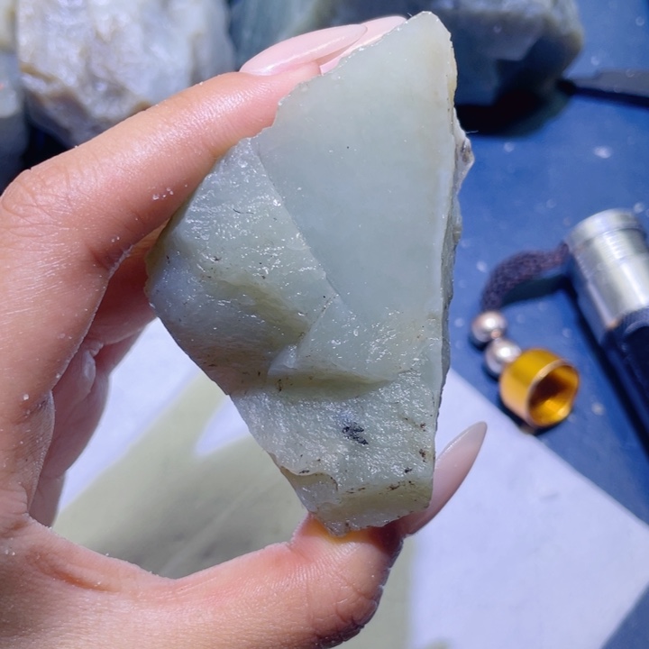 和田玉未镶嵌珠宝半成品