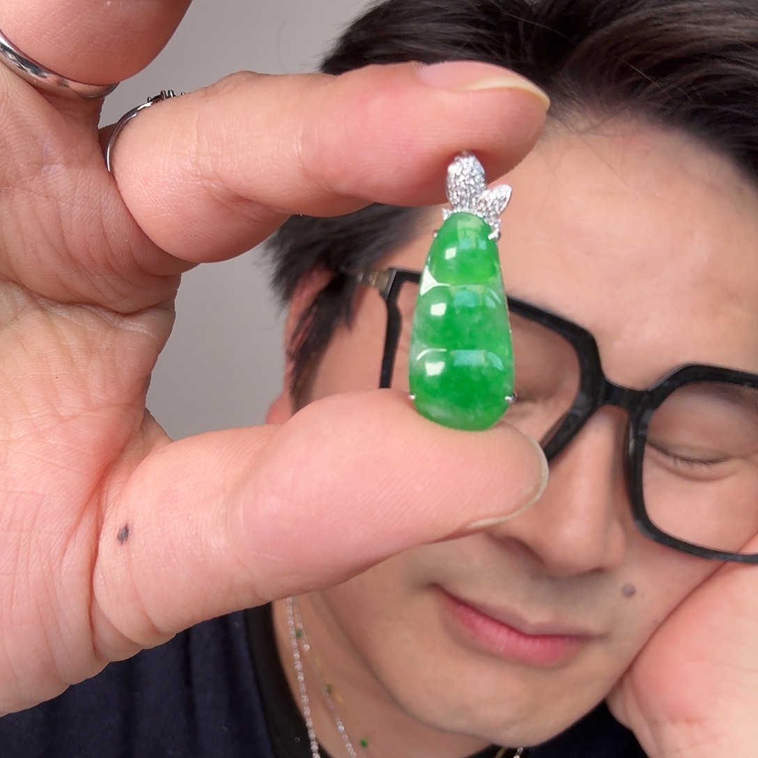 程***学翡翠18K金镶嵌颈饰一件