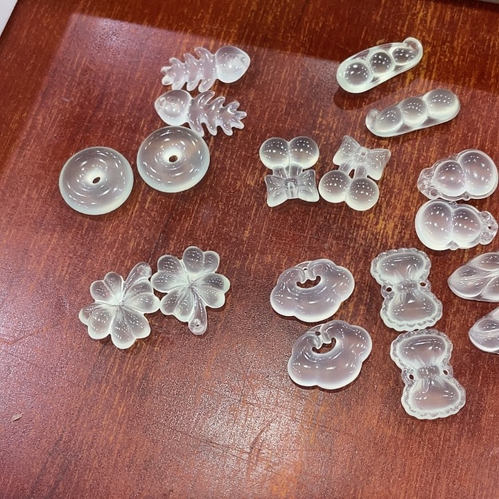 蛇纹石玉合金颈饰